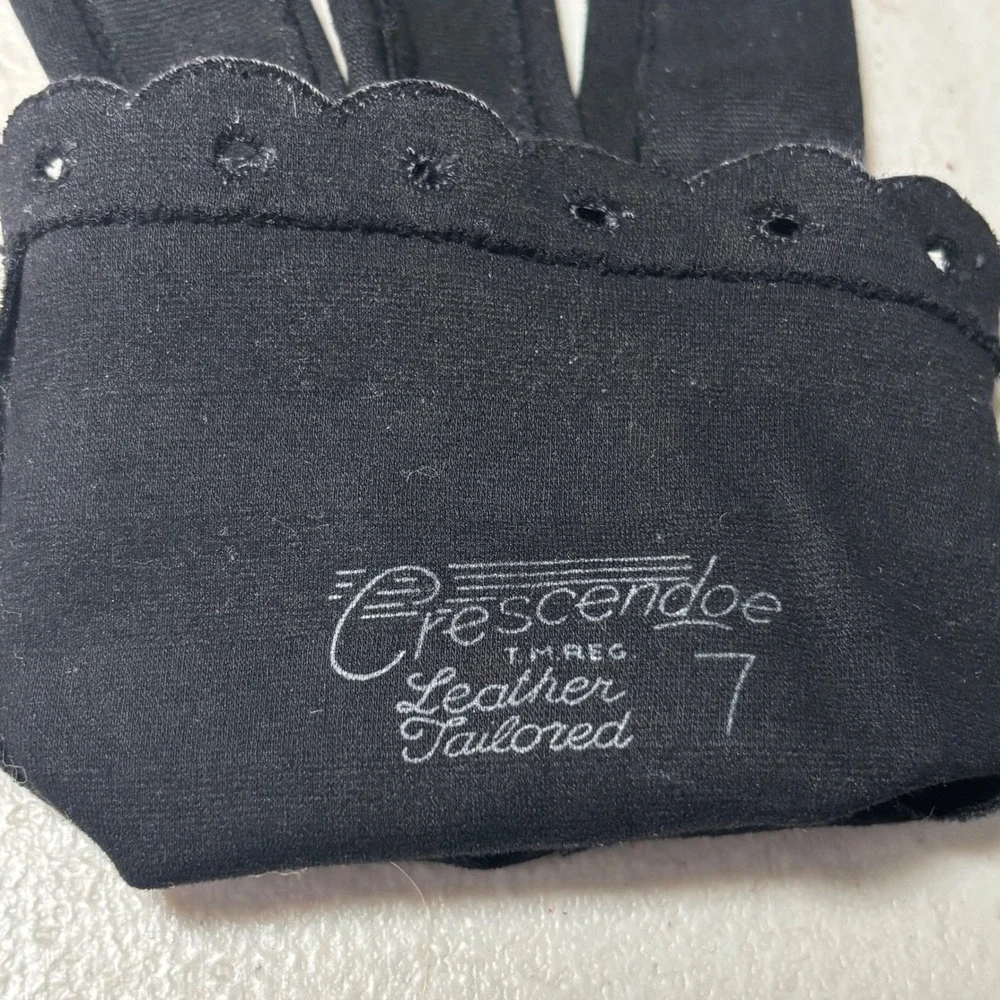 VTG Black Crescendoe Gloves Scalloped Eyelet Wrist Length Size 7